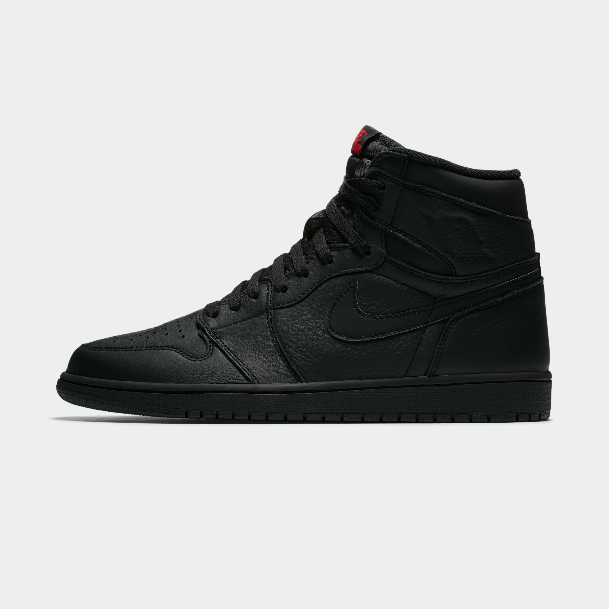 Air Jordan 1 Retro High OG "Triple Black"