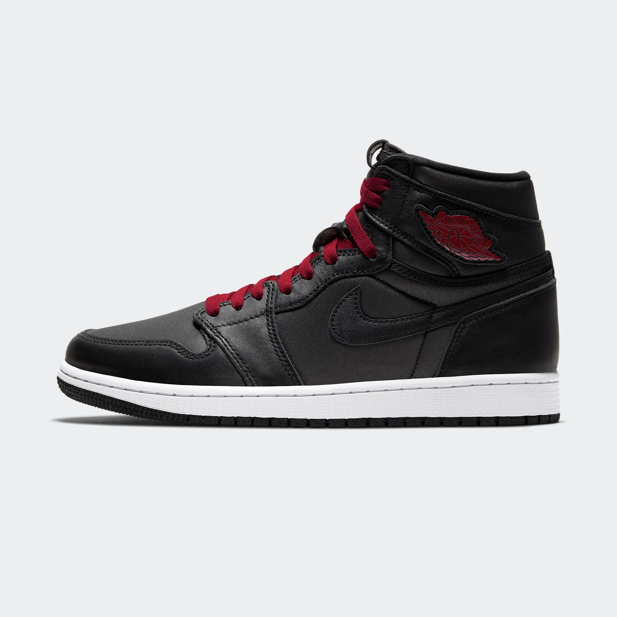 Air Jordan 1 Retro High OG "Black Satin"