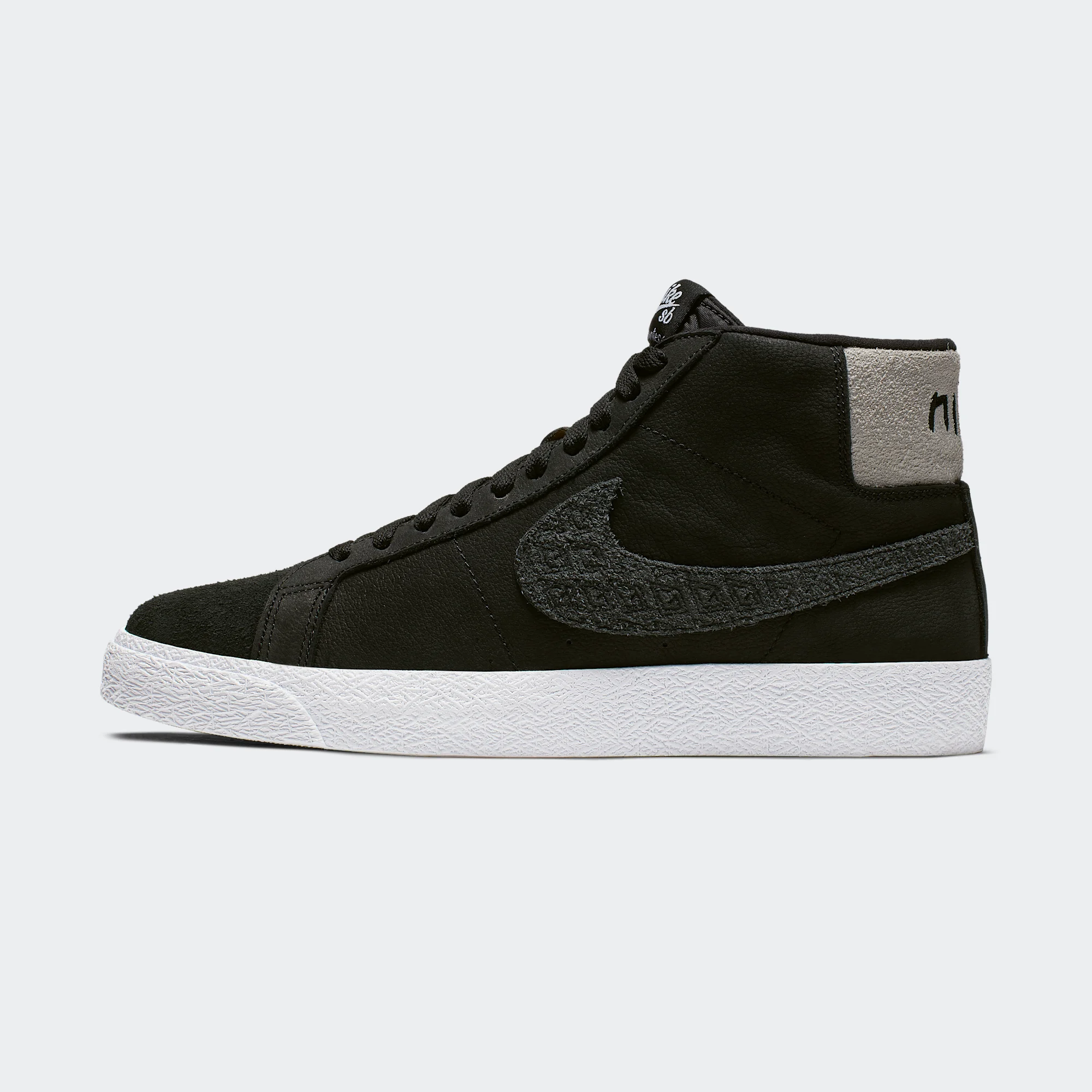 Gnarhunters x Nike SB Zoom Blazer Mid "Black"