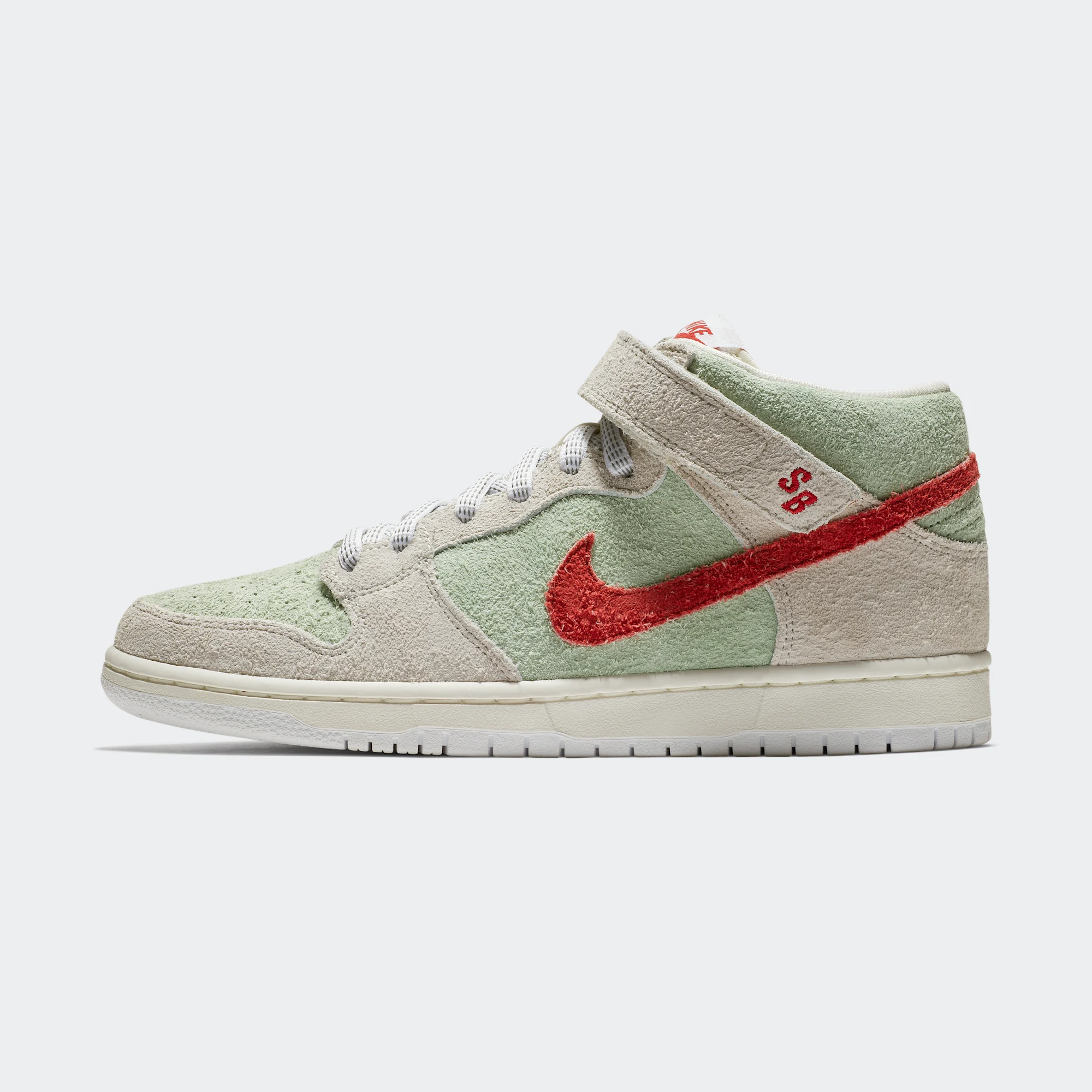 Nike SB Dunk Mid Pro QS "White Widow"