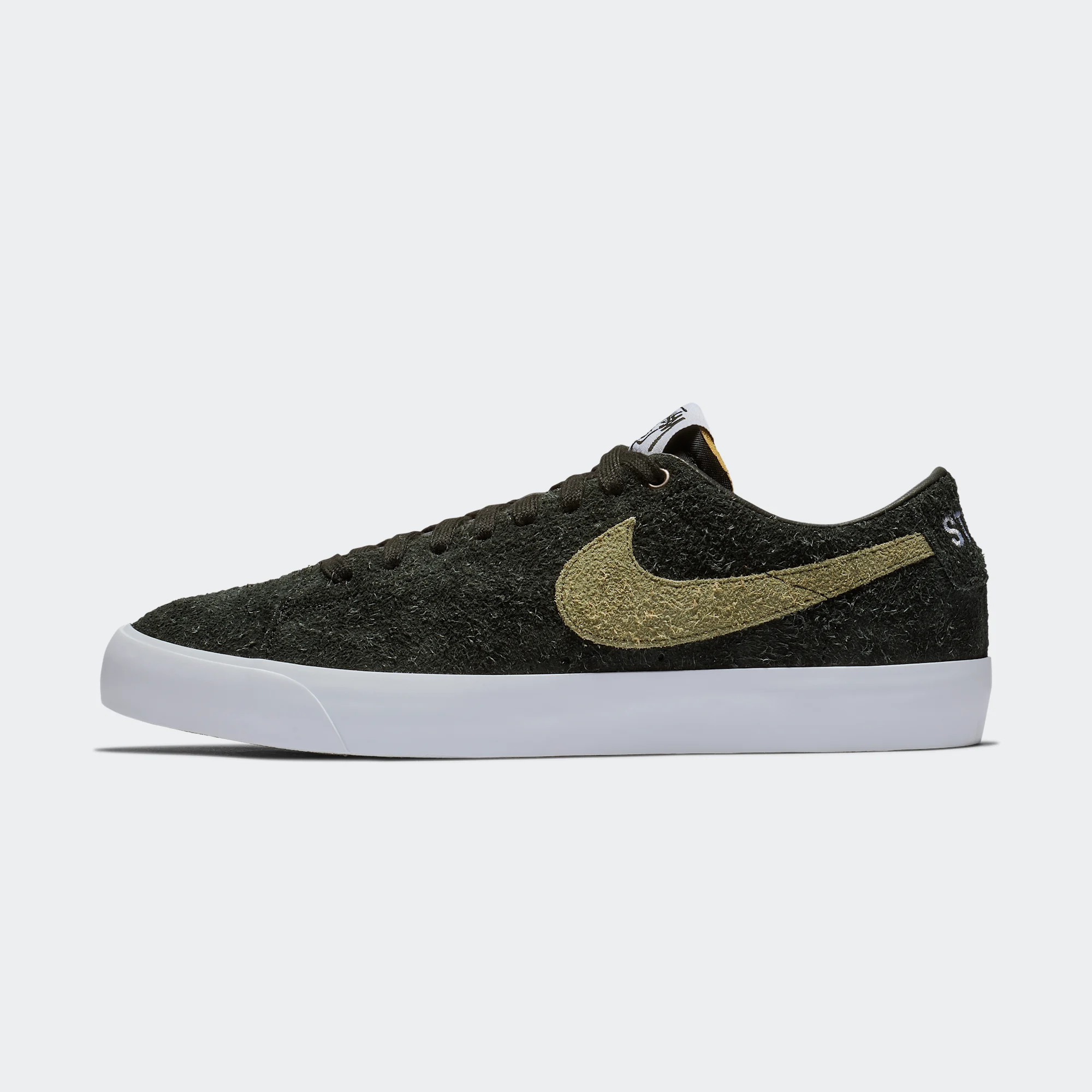 Stussy x Nike SB Zoom Blazer Low QS "Palm Green"