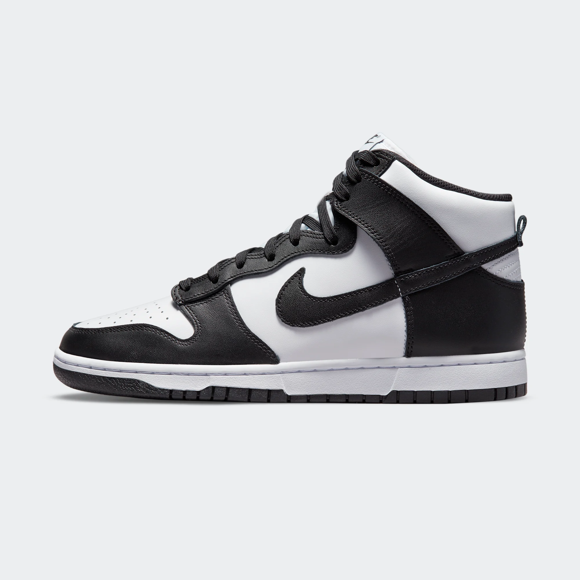 Nike Dunk High Retro "Black & White"