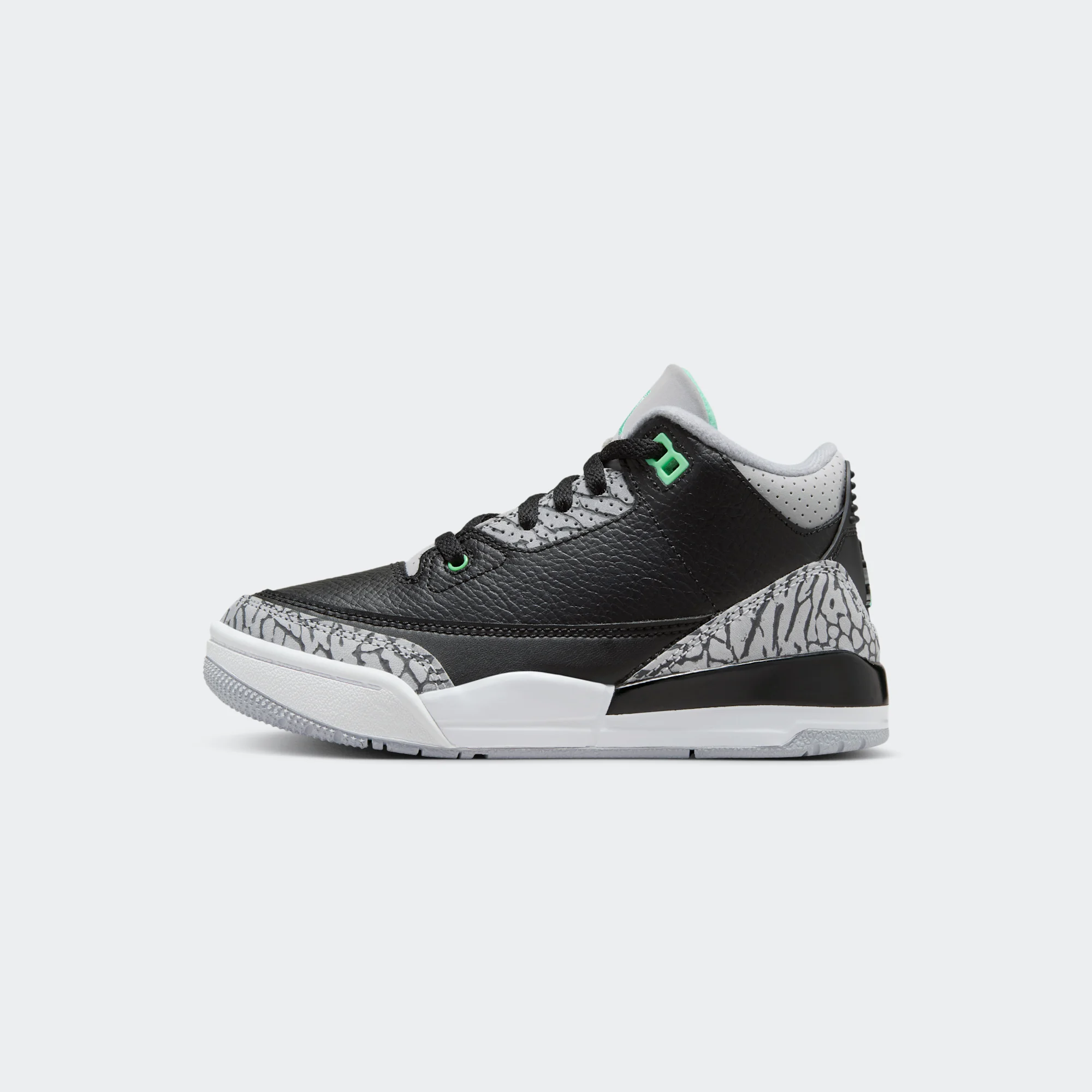 Air Jordan 3 Retro (PS) "Green Glow" - Jordan sneakers (March 16, 2024)