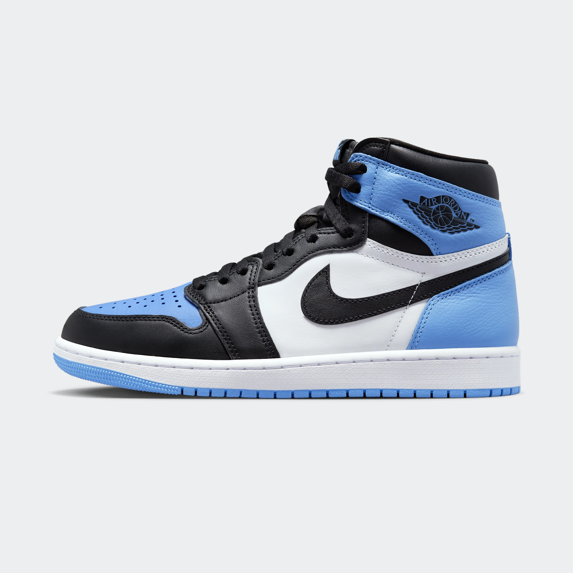 Air Jordan 1 Retro High OG "UNC Toe" - Jordan sneakers (July 22, 2023)