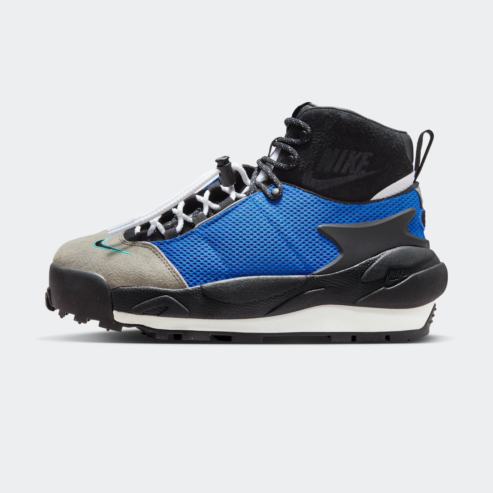 Sacai x Nike Magmascape "Varsity Royal" - Nike sneakers (December 7, 2023)